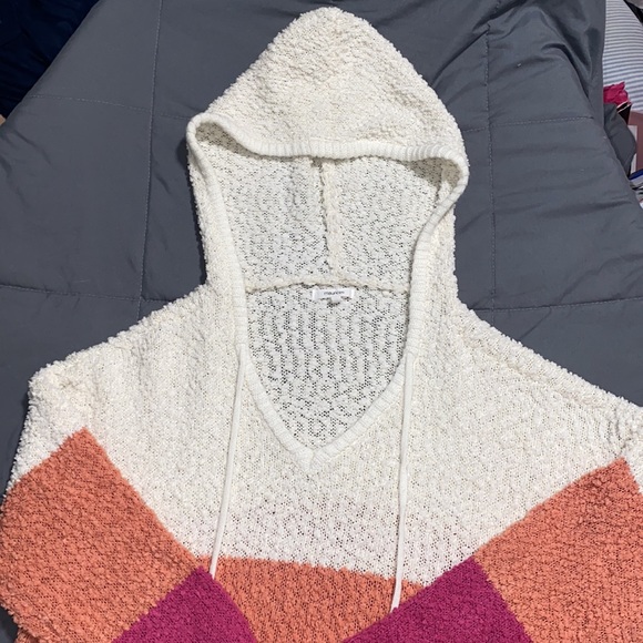 Maurices, Large, Pink and white hooded pullover sweater - Picture 3 of 3